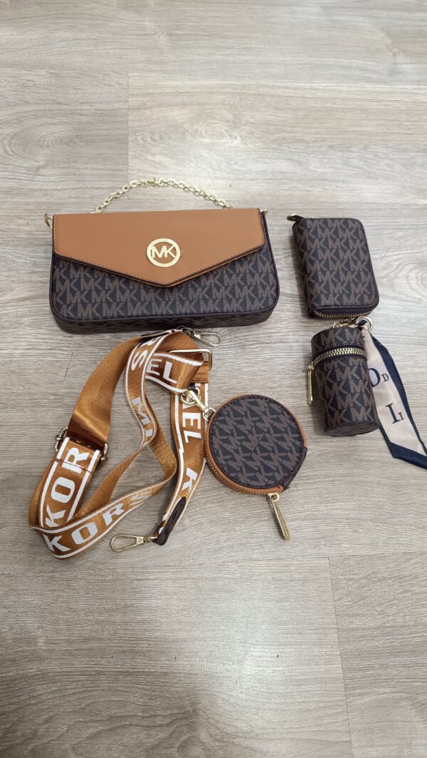 Kit Billetera Michael Kors - Kit de 4 Piezas Con Correa G5