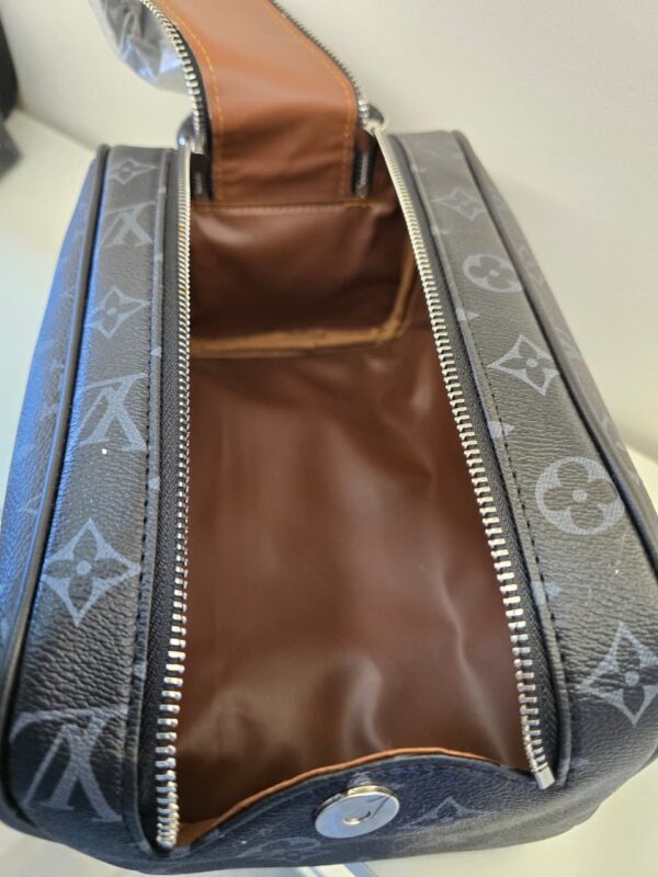 Bolso Neceser Louis Vuitton - Image 6