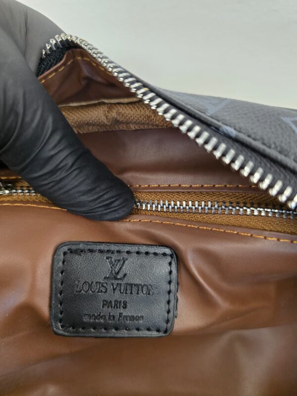 Bolso Neceser Louis Vuitton - Image 8