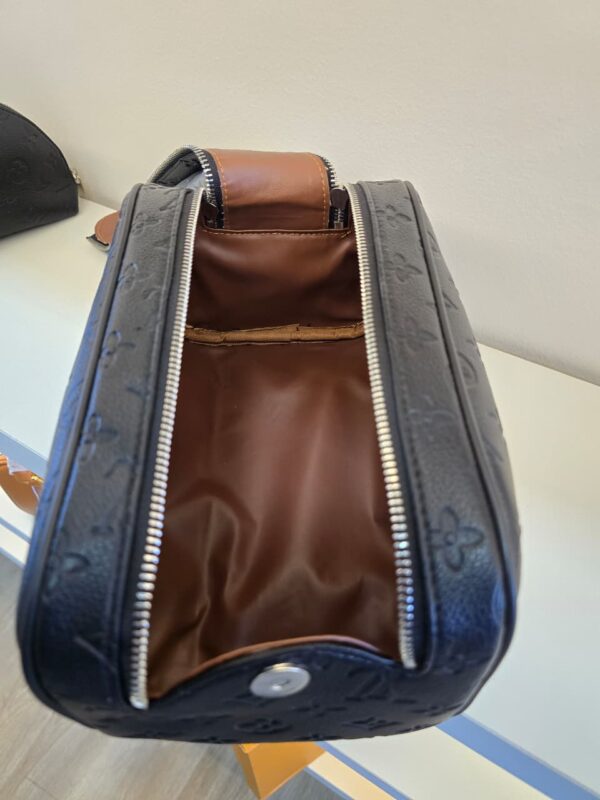 Bolso Neceser Louis Vuitton - Image 3