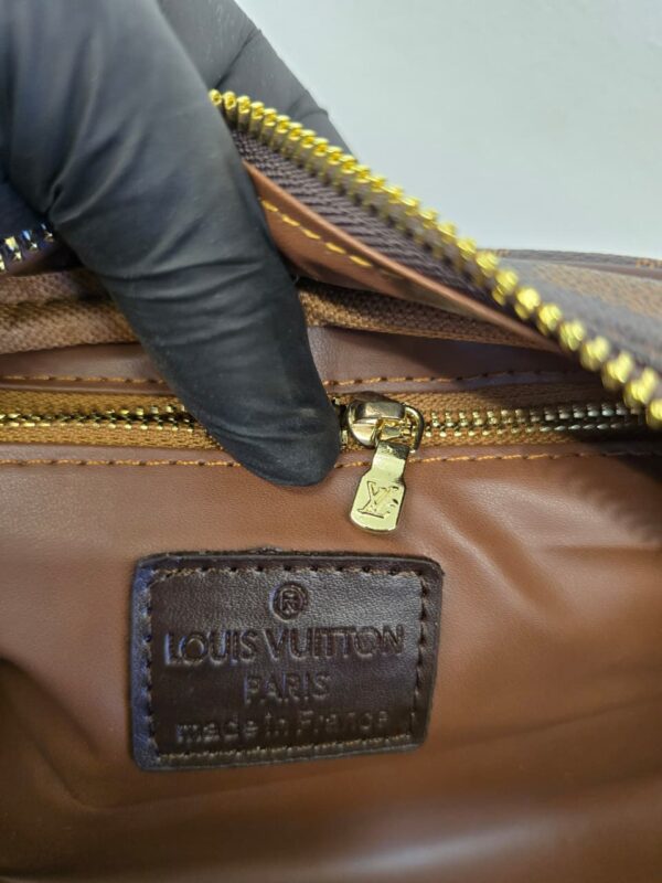 Bolso Neceser Louis Vuitton - Image 6