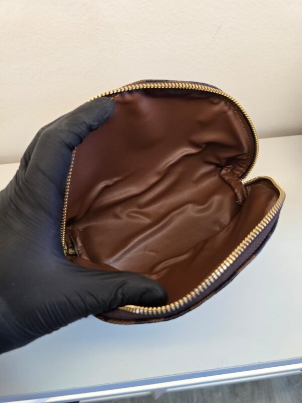 Bolso Neceser Louis Vuitton - Image 9