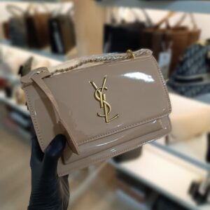 Clutch de Charol Handbag – Yves Saint Laurent
