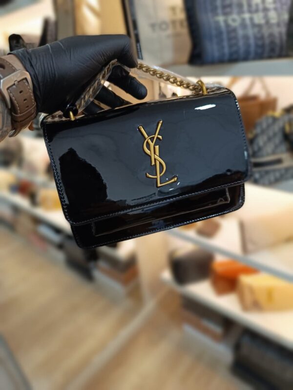 Clutch de Charol Handbag – Yves Saint Laurent