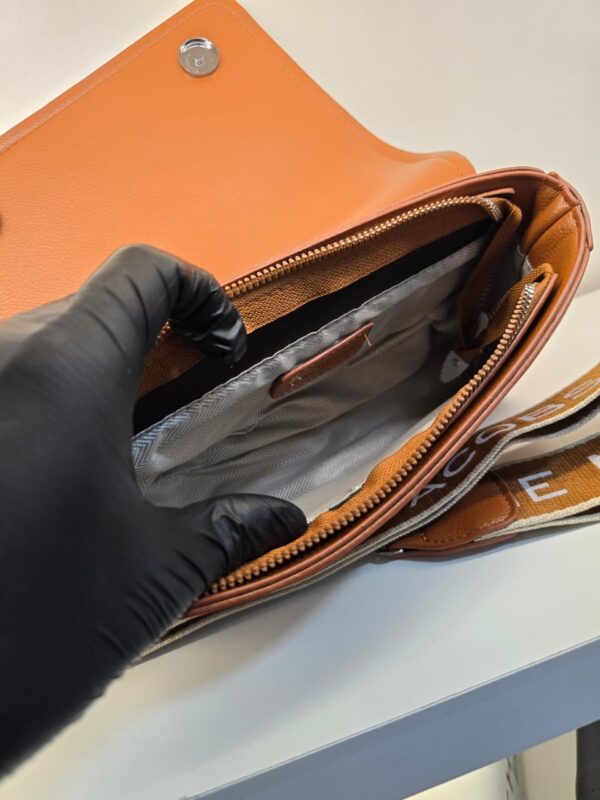 Handbag “The Mini Bag” de Marc Jacobs - Image 3