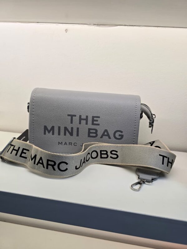 Handbag “The Mini Bag” de Marc Jacobs - Image 5