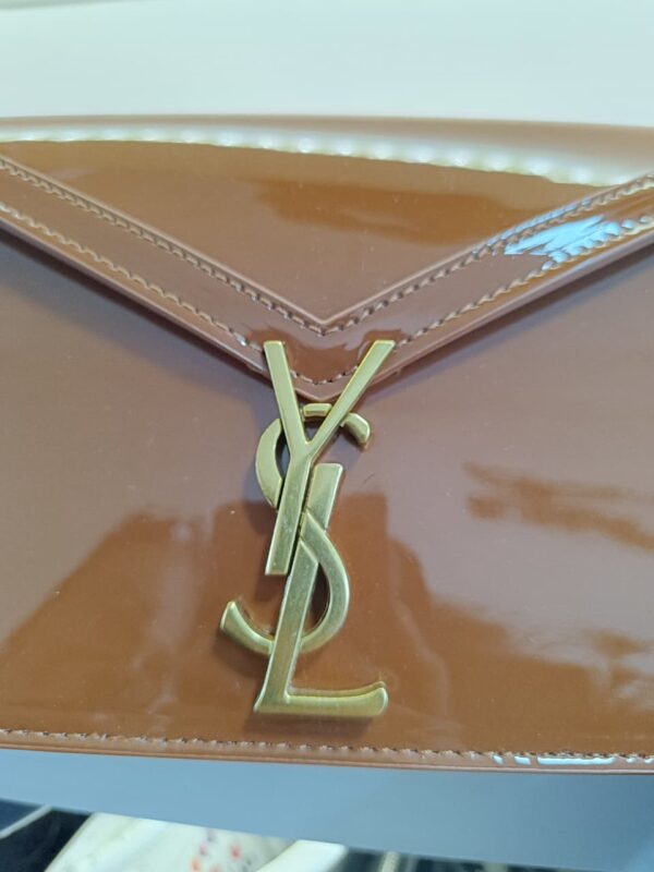 Clutch de Charol Handbag – Yves Saint Laurent - Image 6