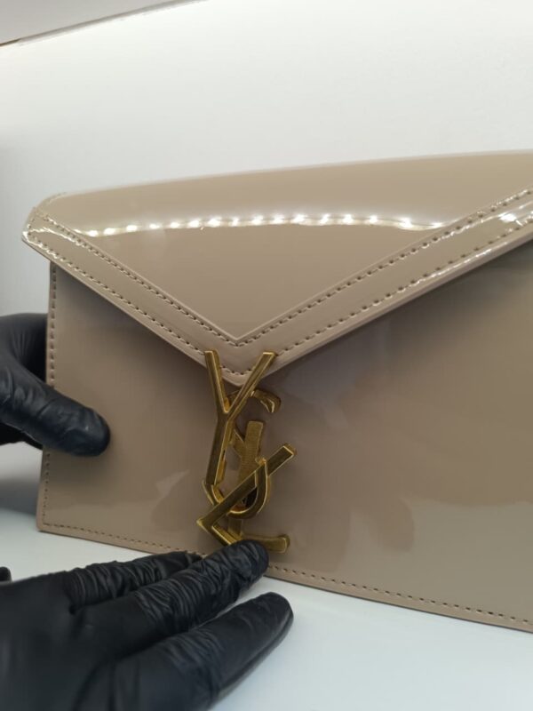 Clutch de Charol Handbag – Yves Saint Laurent - Image 5