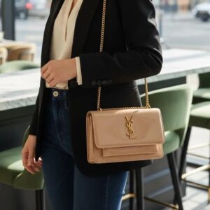 Clutch de Charol Handbag – Yves Saint Laurent